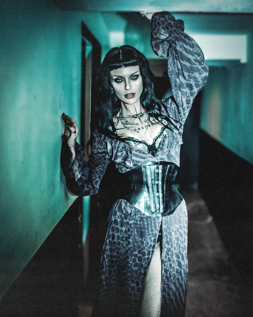 Harpy artist photoshoot by GLiTCHED ViSUALS
