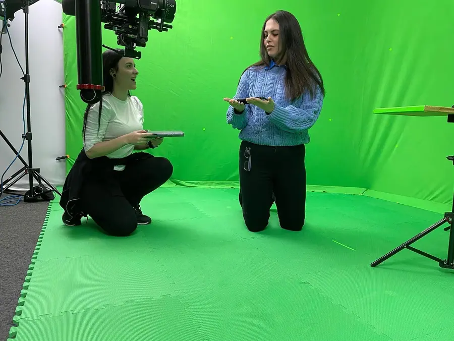 GLiTCHED ViSUALS behind the scenes at Escape Studios