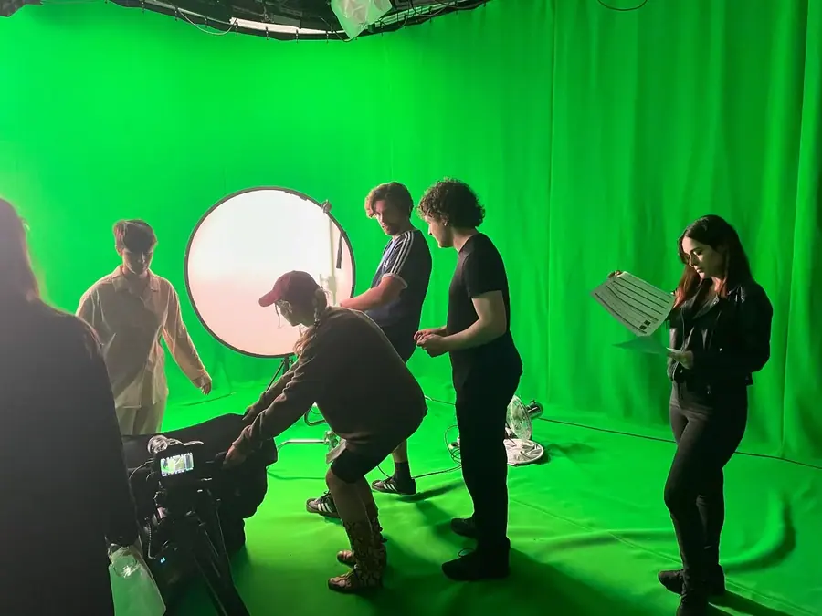 GLiTCHED ViSUALS behind the scenes on the green screen stage