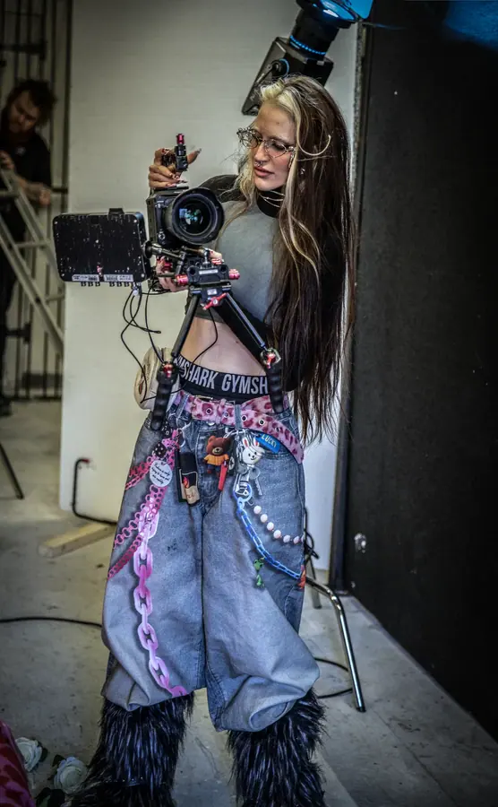 GLiTCHED ViSUALS behind the scenes on the Nothing's Getting Better shoot