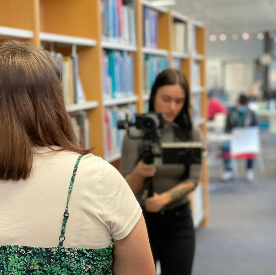 GLiTCHED ViSUALS behind the scenes at Reading College