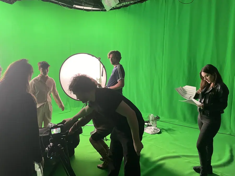 GLiTCHED ViSUALS behind the scenes on the green screen stage