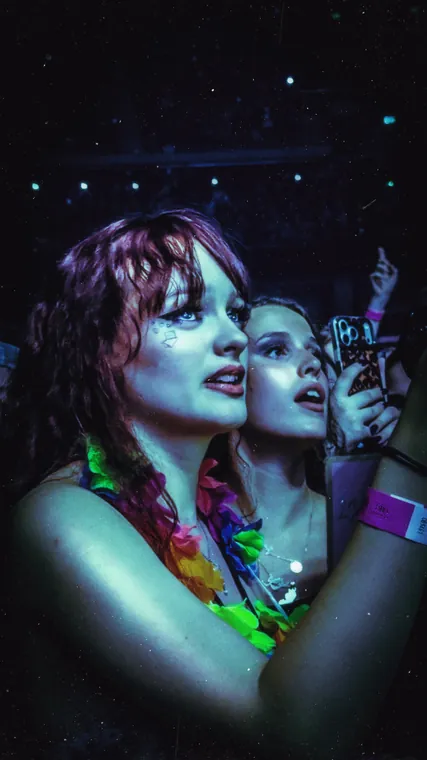 The Neighbourhood crowd at the barrier, live music photography by GLiTCHED ViSUALS