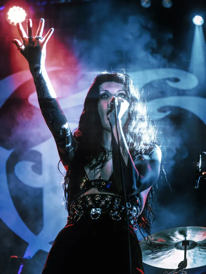 Harpy performing live, concert photography by GLiTCHED ViSUALS
