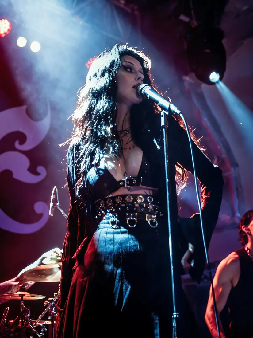 Harpy performing live, concert photography by GLiTCHED ViSUALS
