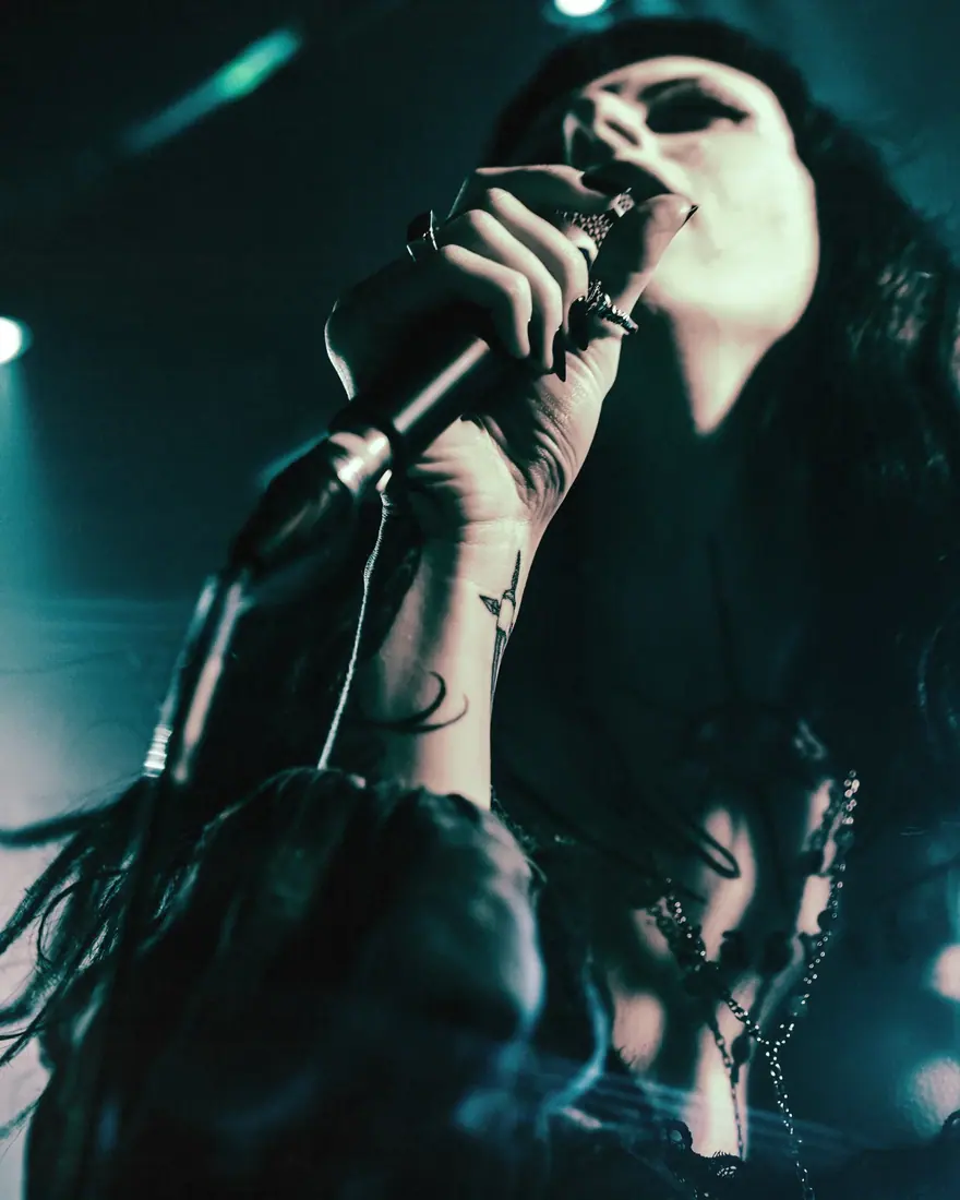 Harpy performing live, concert photography by GLiTCHED ViSUALS