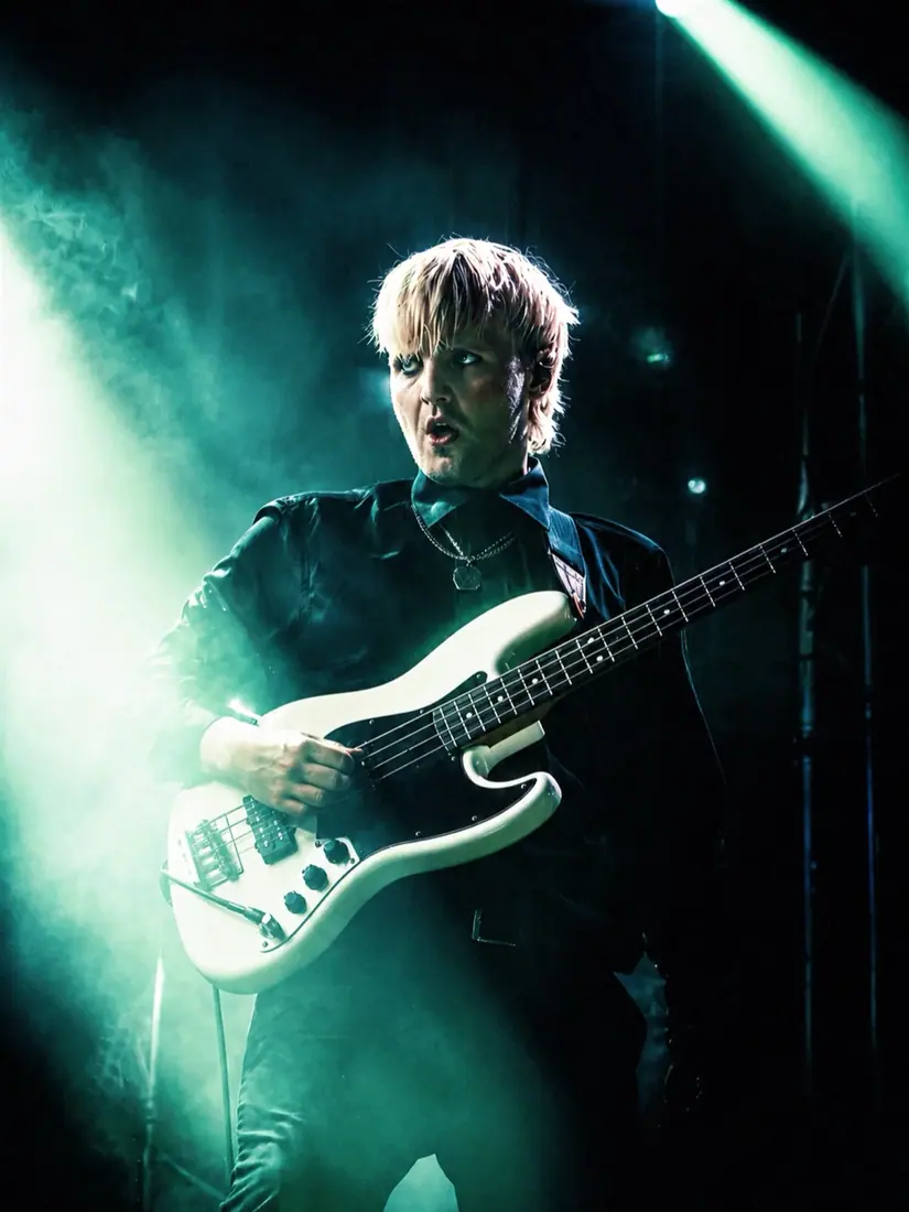 Saint Agnes performing live, concert photography by GLiTCHED ViSUALS