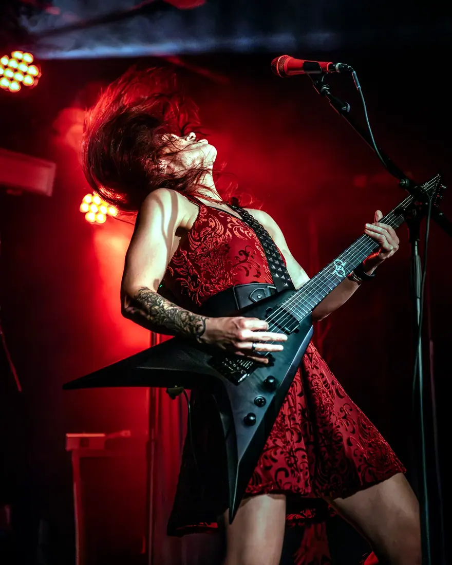 Saint Agnes performing live, concert photography by GLiTCHED ViSUALS